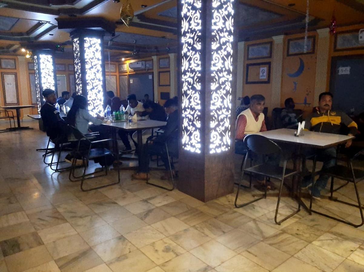 Hotel Samrat Baharampur Buitenkant foto