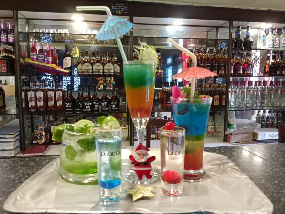 Hotel Samrat Baharampur Buitenkant foto