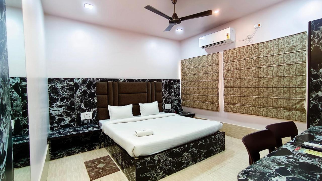 Hotel Samrat Baharampur Buitenkant foto