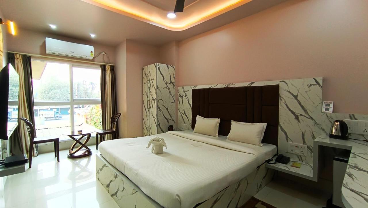 Hotel Samrat Baharampur Buitenkant foto