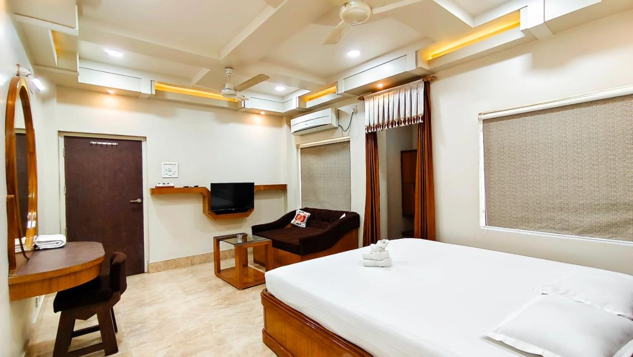 Hotel Samrat Baharampur Buitenkant foto