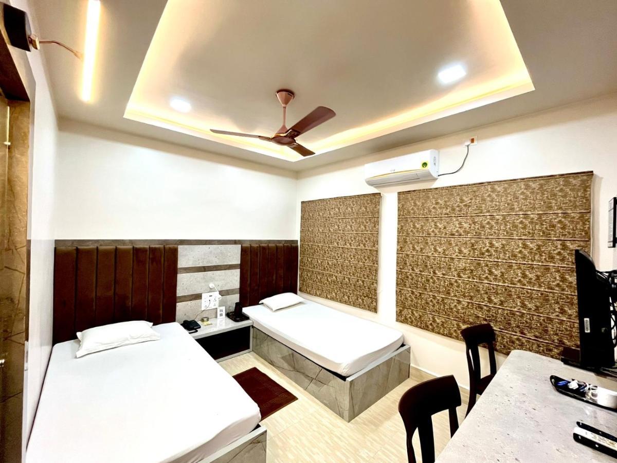 Hotel Samrat Baharampur Buitenkant foto